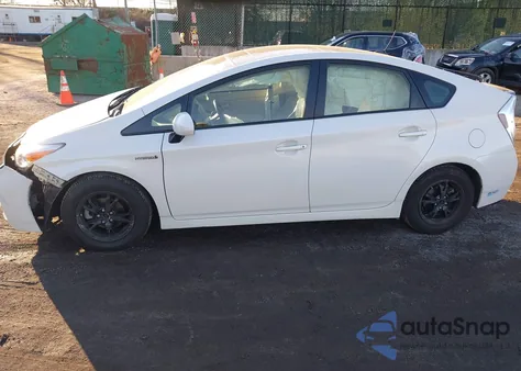2015 Toyota Prius Four z USA, uszkodzony, nr VIN JTDKN3DU9F1895841